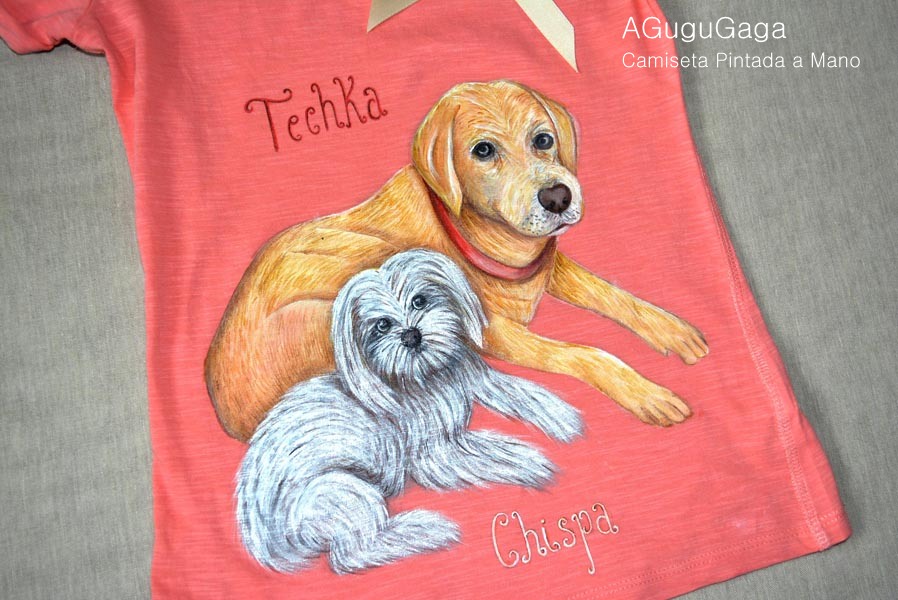 Camiseta pintaa a mano perritos