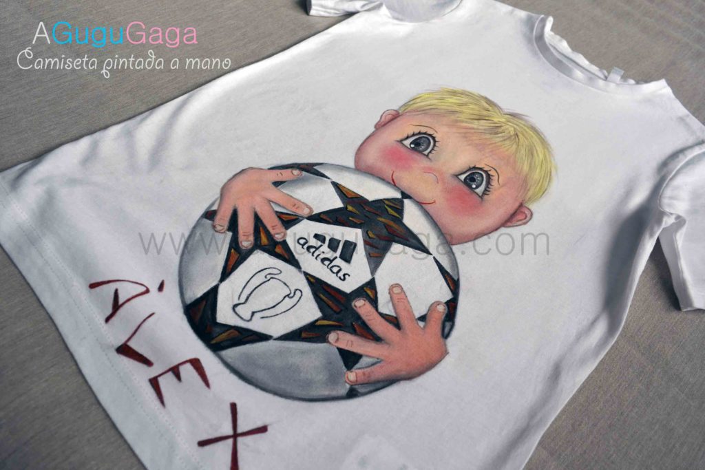 Camiseta-pintada-a-mano-niño-fútbol
