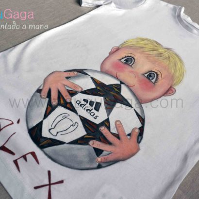 CAMISETA PINTADA A MANO PERSONALIZADA "NIÑO FÚTBOL"