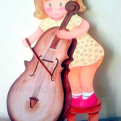 SILUETA DE MADERA "NIÑA TOCANDO CHELO" 60X40CM