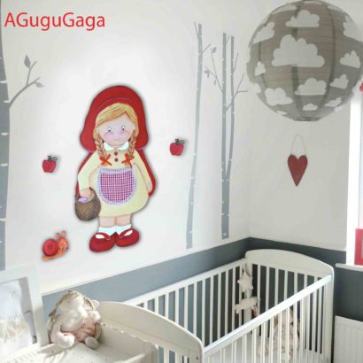 pared de habitación infantil decorada con silueta caperucita