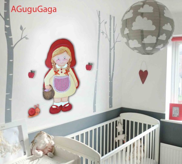 pared de habitación infantil decorada con silueta caperucita