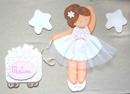silueta bailarina blanca con carrito para la decoración infantil